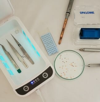 UV sterilization (Bact., Virus) box for your tools - Delta Microscopies